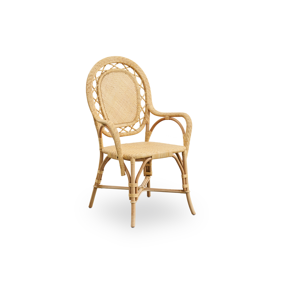 Side view af Romantica spisestol i Natural farve. Elegant, romantisk fletspisestol med rund ryg og fuldt flettet sæde i charmerende dansk design. Håndlavet i højkvalitets indonesisk rattan.