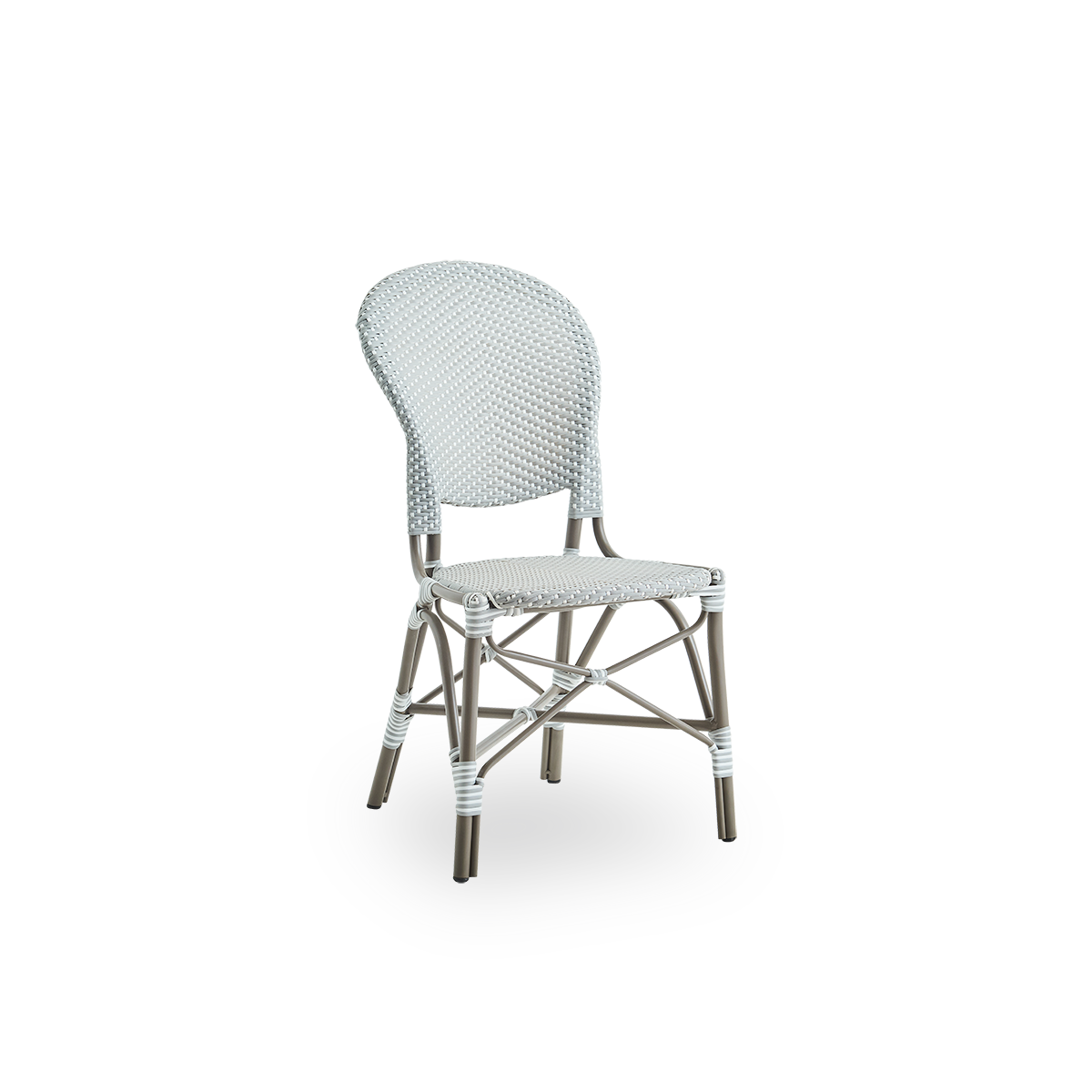 Side view af Isabell udendørs spisestol. Taupefarvet aluminiumsramme med sæde og ryg i grå ArtFibre med hvide prikker. Inspireret af 1950’ernes bistrodesign.