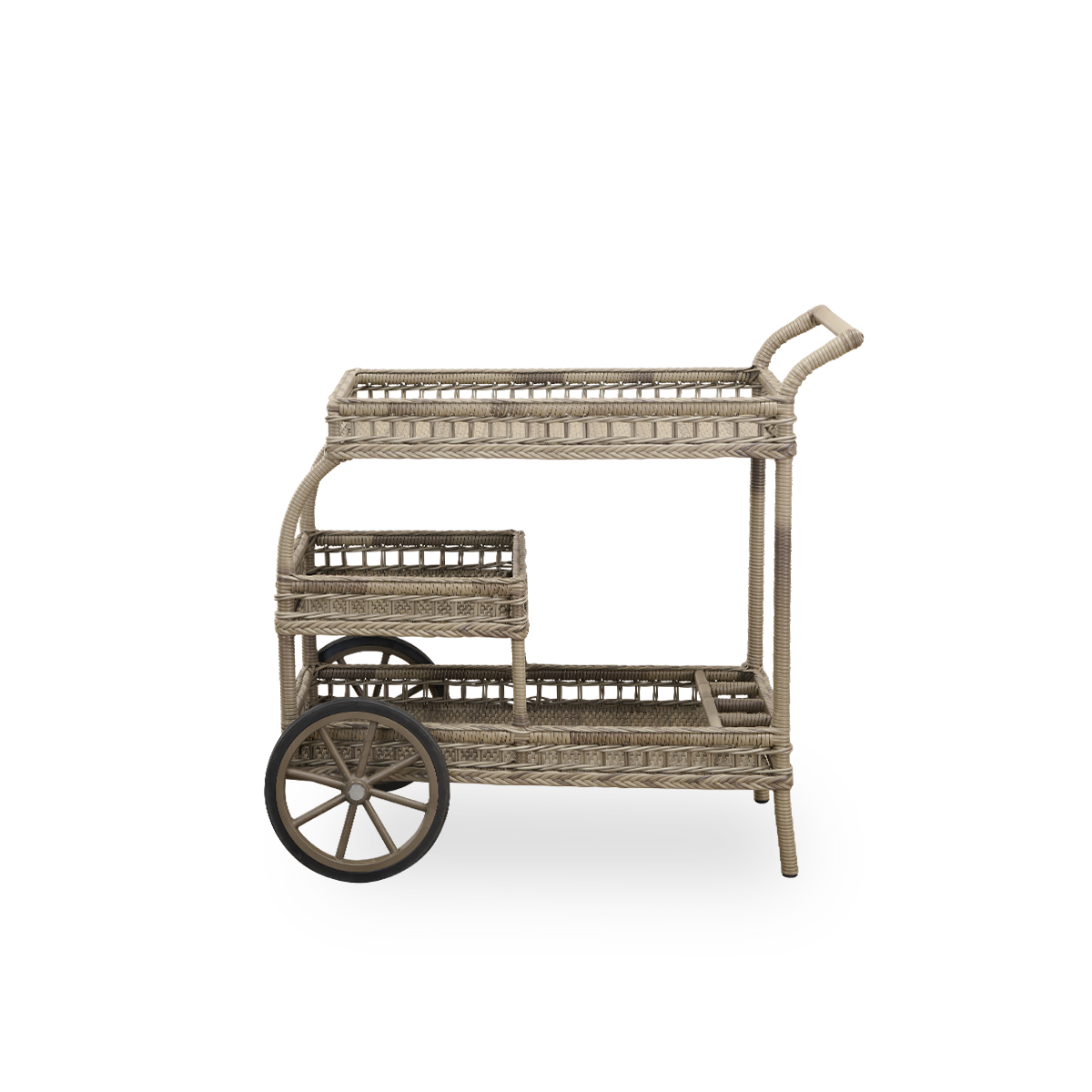 Ren visning af James udendørs barvogn i farven Antique Grey, håndlavet i ArtFibre på håndbøjet aluminiumsramme med indviklede fletmønstre og to hjul for nem mobilitet.