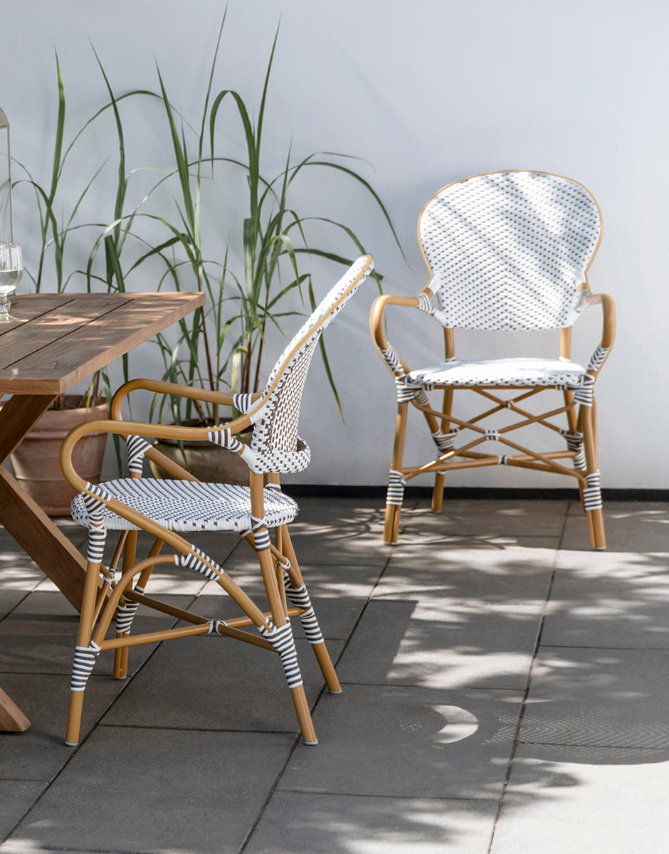 Sika-Designs Alu Affäire Kollektion — udendørsversionen af Affäire-serien, med aluminiumsstel og ArtFibre vævning i karakteristiske mønstre