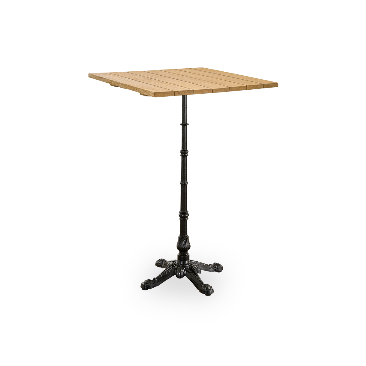 Dette er et livsstilsbillede af Lyon Barbord Teak 70x70 cm i cast iron. Strandterrasse med flettede lænestole og havudsigt.