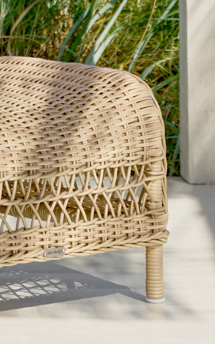 Dette er et nærbillede af Dawn Fodskammel i natural ArtFibre Aluminium.