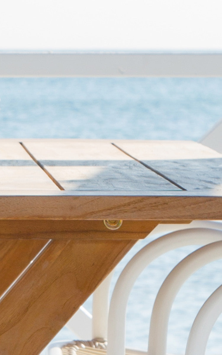 Dette er et nærbillede af Colonial Bord 160 i outdoor Teak.