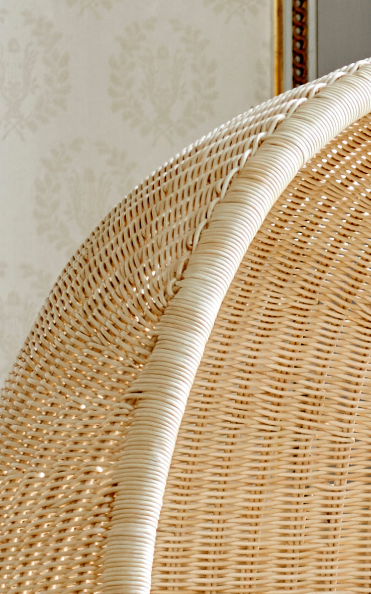 Dette er et nærbillede af Hanging Hængeæg-stol i natural core weave Rattan frame.