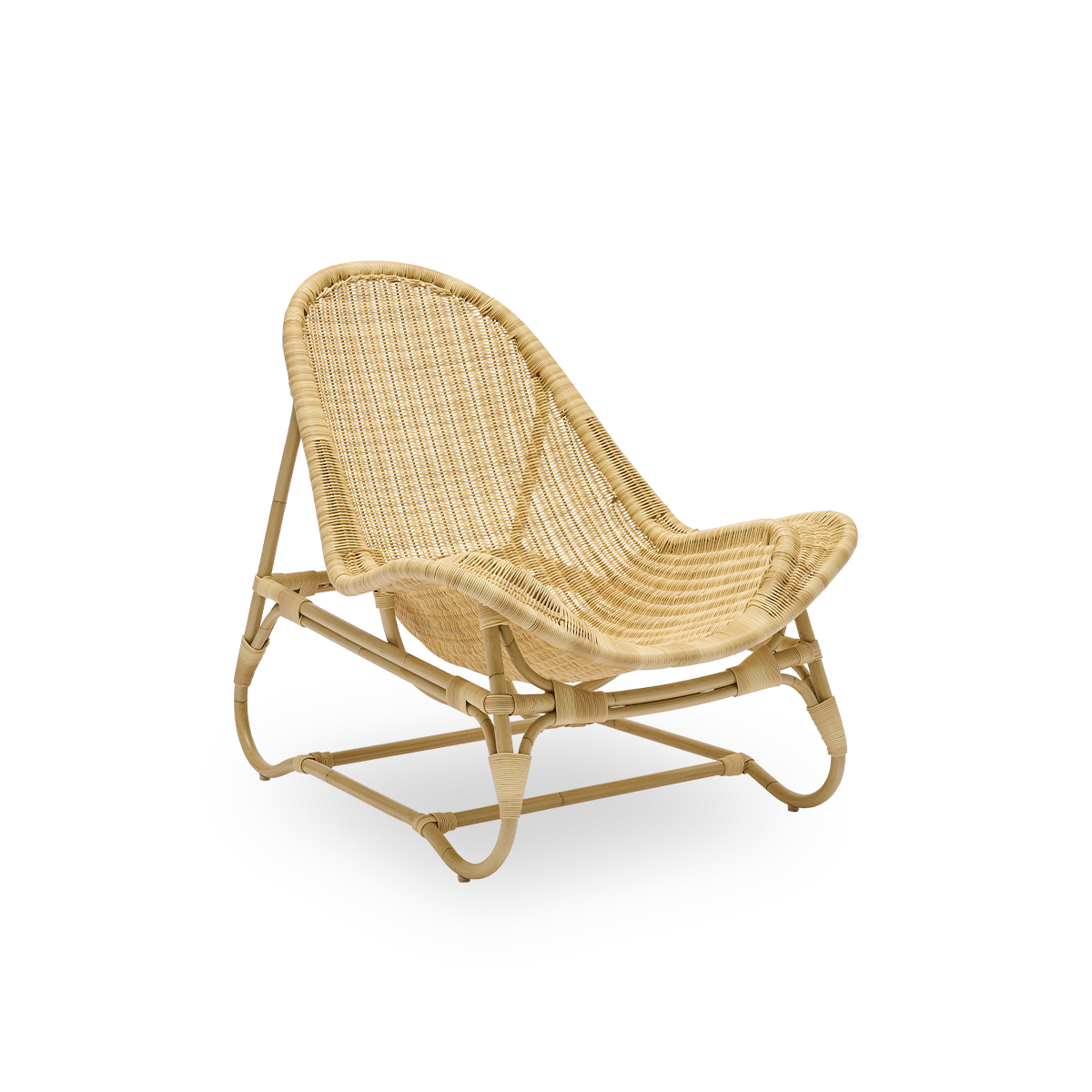 Side view af Pacifique Exterior loungestol designet af Michel Buffet. Aluminiumsramme i rattan-look med fuldt flettet sæde håndlavet i ArtFibre.