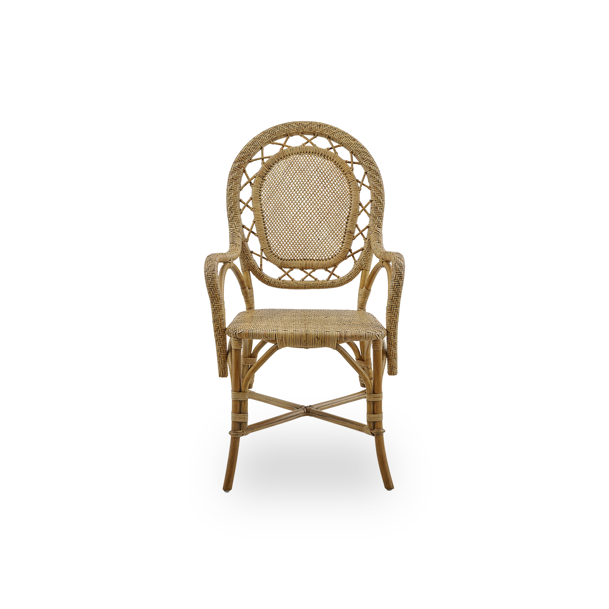 Ren front vinkel af Romantica spisestol i Antique Brown farve.
Elegant, romantisk fletspisestol med rund ryg og fuldt flettet sæde i charmerende dansk design. Håndlavet af indonesisk rattan i høj kvalitet.