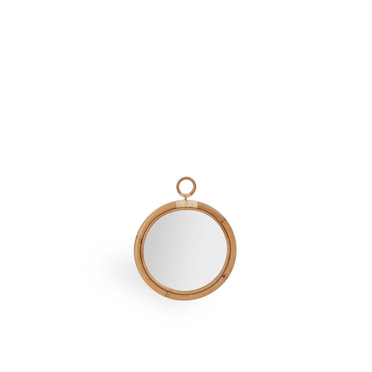 Rund Ella rattan-spejl, størrelse Large, med en diameter på 40 cm. Håndlavet i rattan af høj kvalitet fra Indonesien.