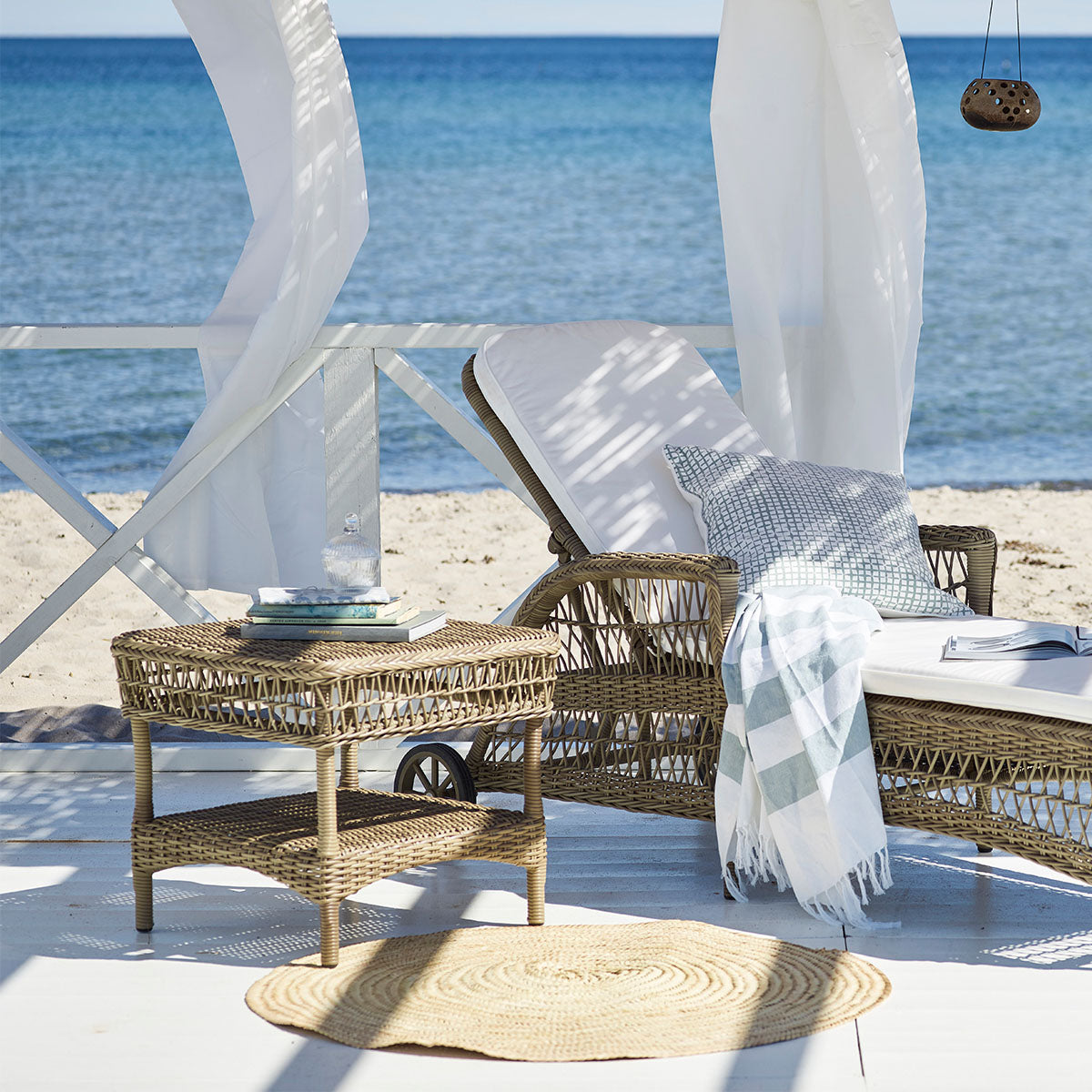 Susy Exterior Sidebord