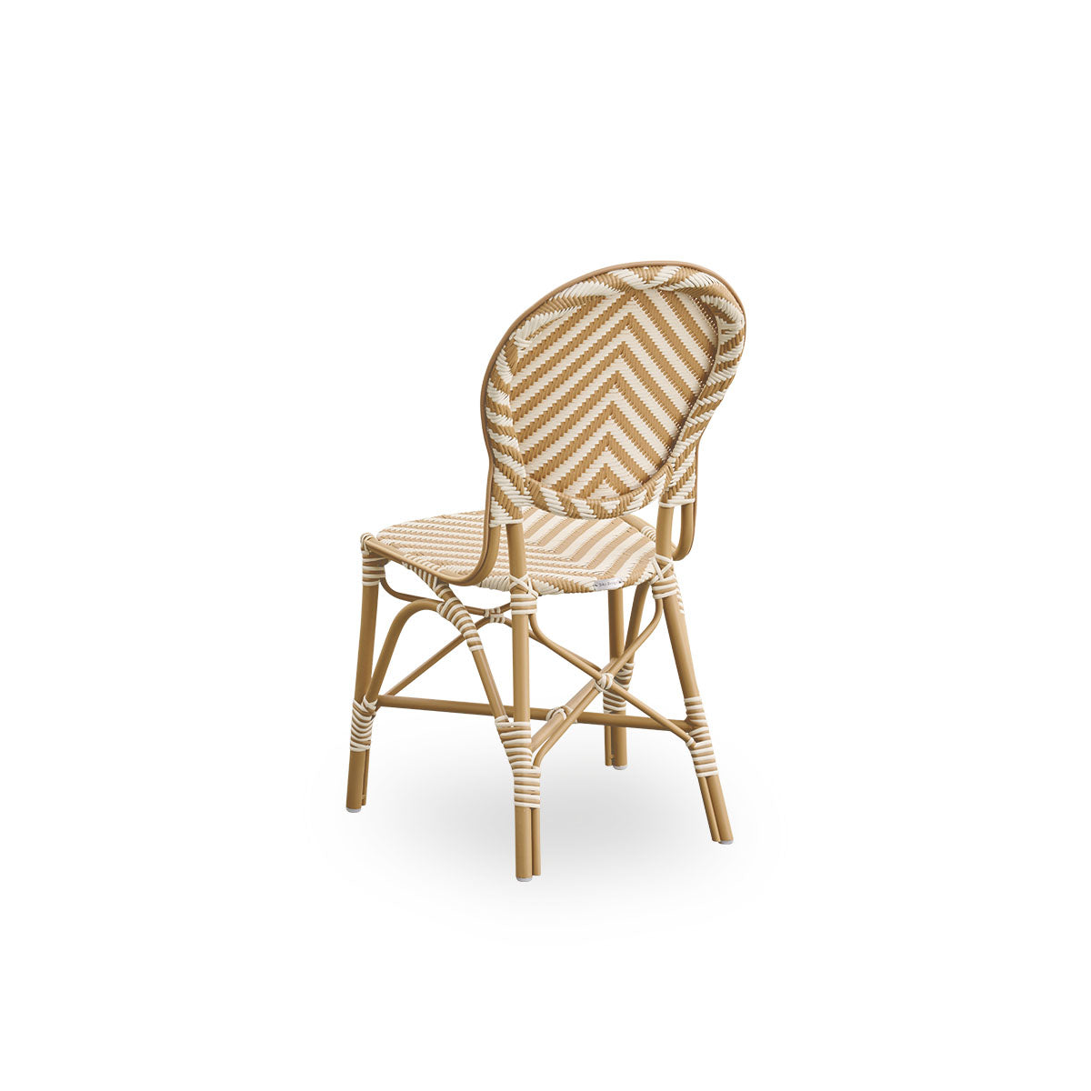Back side view of the Isabell outdoor dining chair.
Almond-colored aluminum frame with seat and backrest made in ArtFibre in an ivory and honey-colored herringbone pattern.