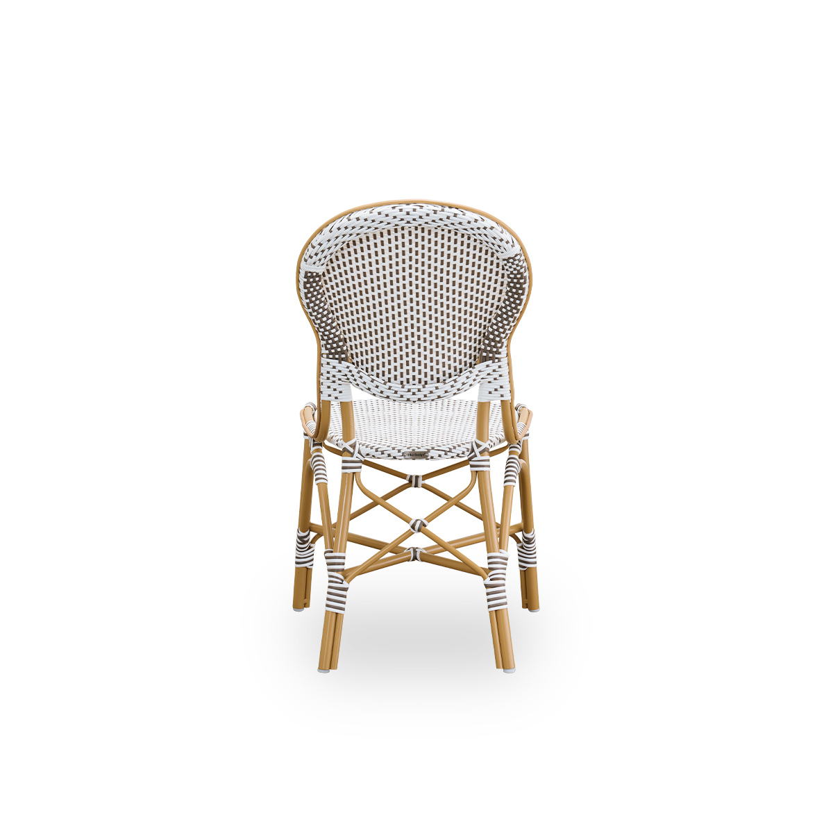 Bagfra vinkel af Isabell udendørs spisestol. Mandelfarvet aluminiumsramme med sæde og ryglæn i hvid ArtFibre med brune prikker. Inspireret af bistrodesign fra 1950’erne.