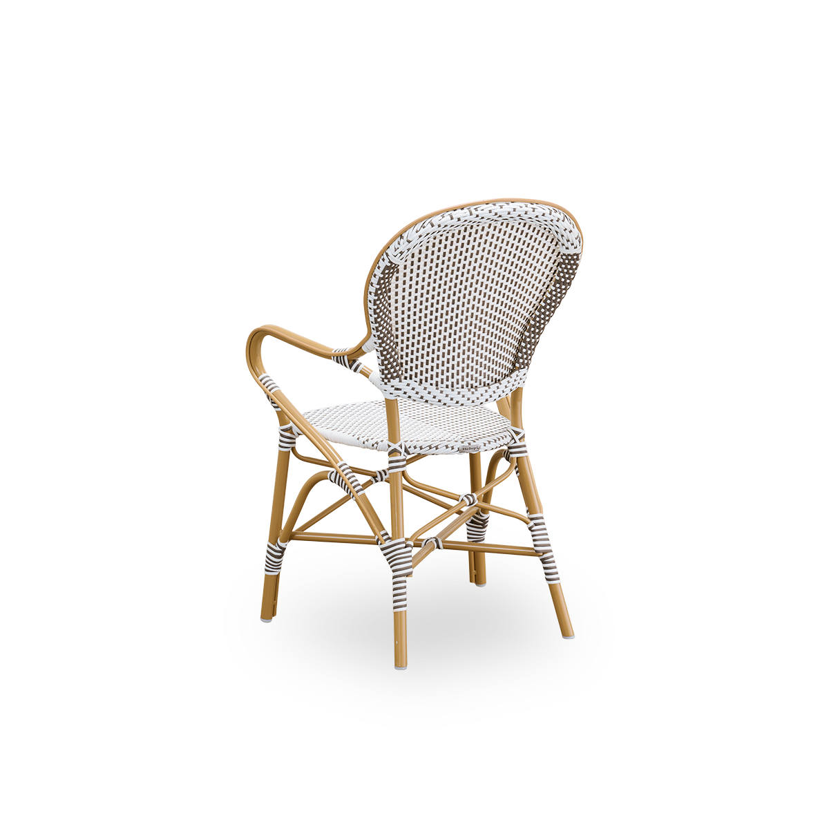 Sidevinkel bagfra af Isabell udendørs spisebordsstolen med armlæn.
Almondfarvet aluminiumsramme med sæde og ryglæn i hvid ArtFibre med brune prikker. Inspireret af 1950’ernes bistrodesign.
