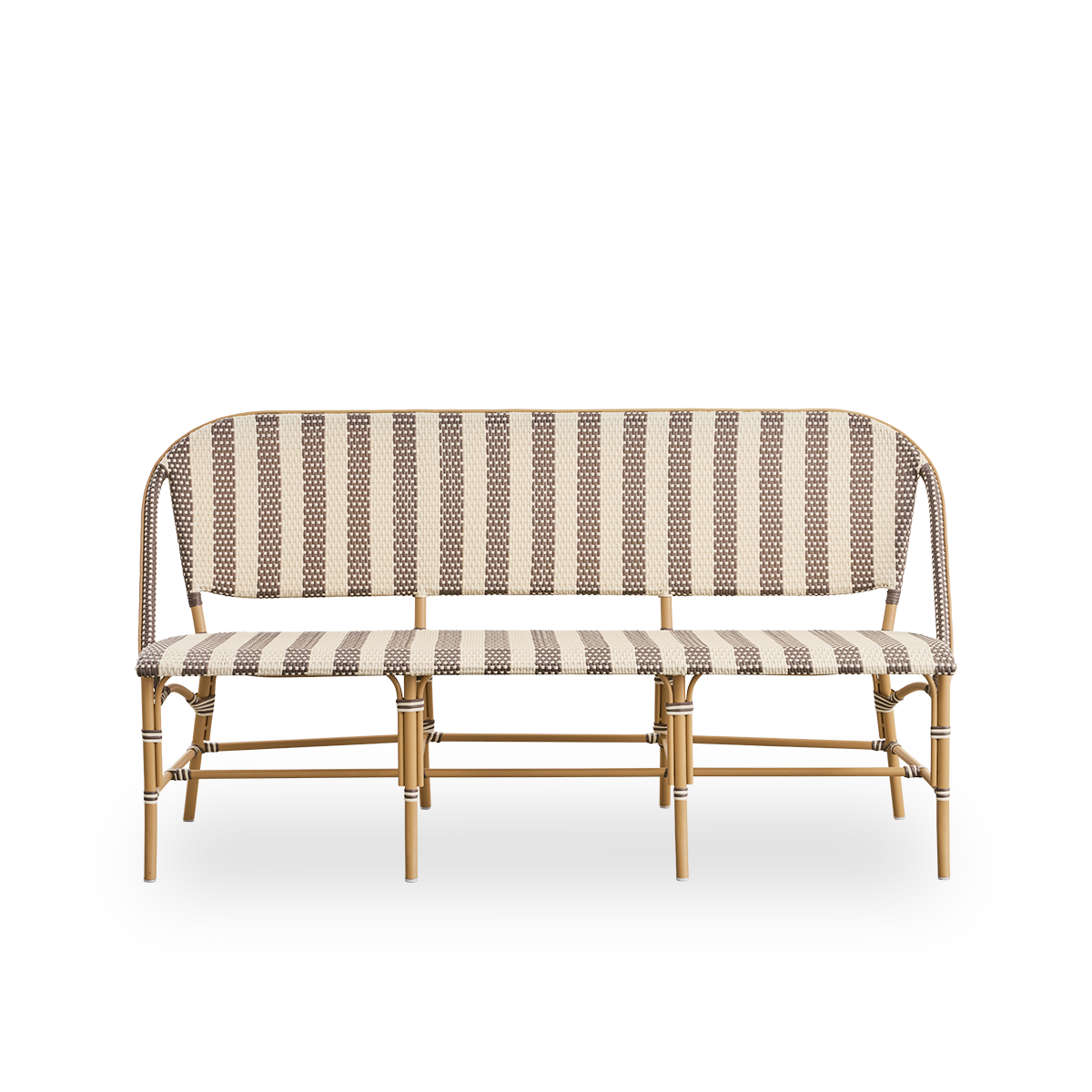 Ren front vinkel af Sofie udendørs bænk inspireret af fransk caféstil.
Rattanstel med fuldt flettet sæde og ryglæn, håndlavet i ArtFibre med bredstribet mønster i elfenbens- og brun farve. Stabelbar rattan bistrobænk.