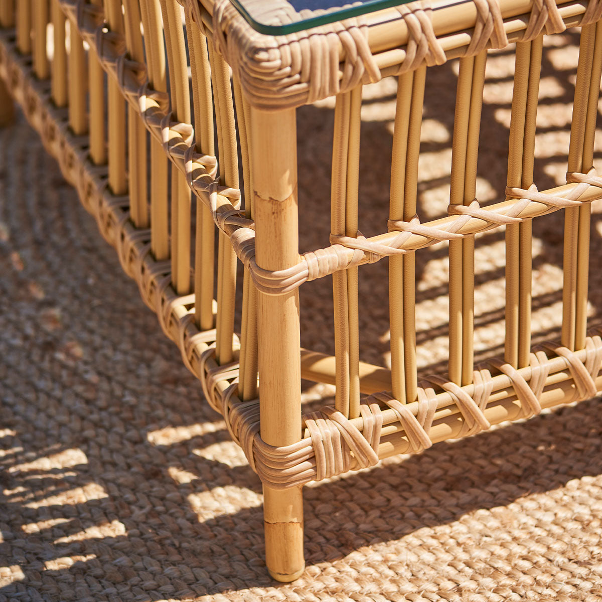 Caroline Exterior Sidebord