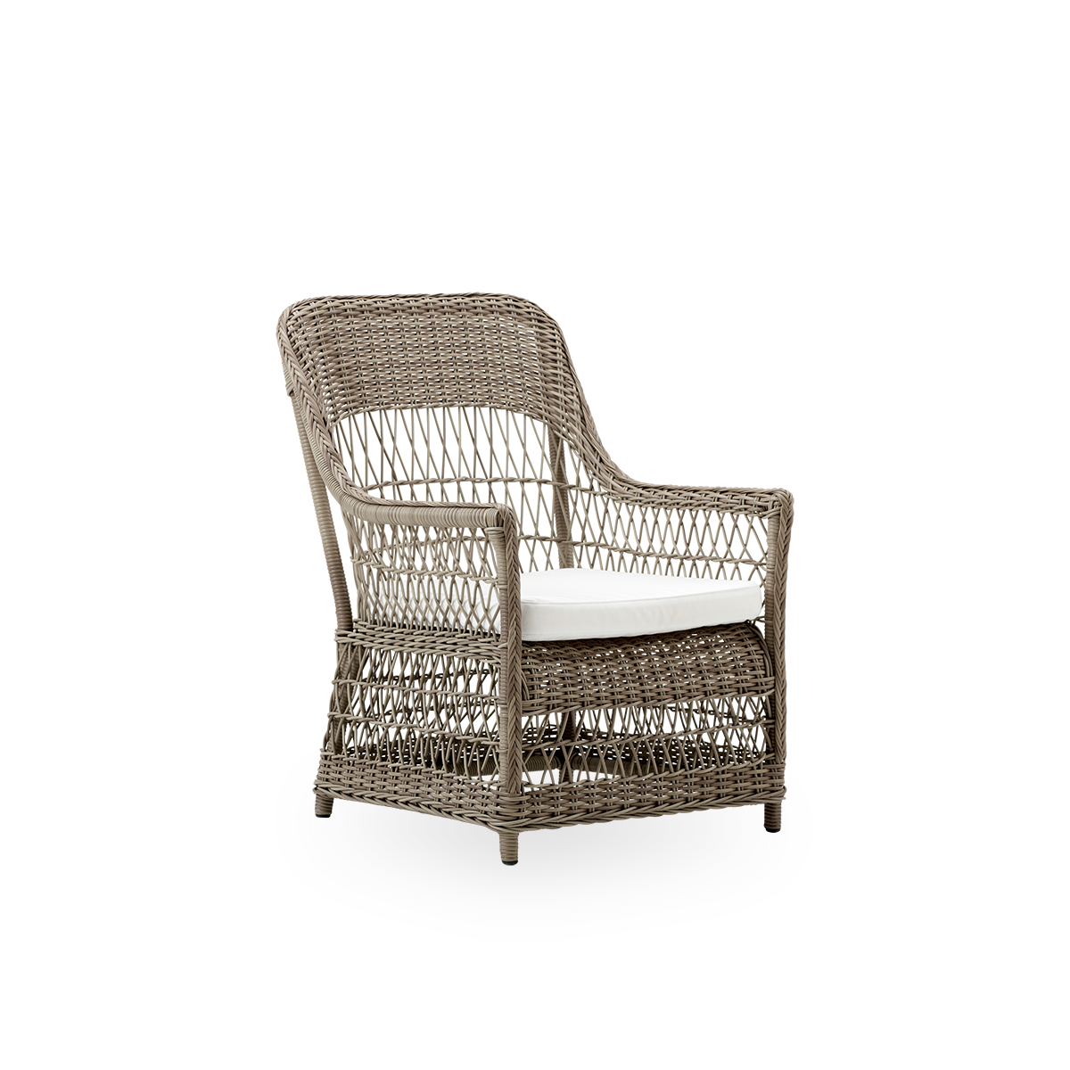 Side view af Dawn udendørs loungestol i farven Antique Grey, inspireret af britisk kolonistil. Romantisk loungestol med armlæn og høj ryg. Fuldt flettet i ArtFibre på håndbøjet aluminiumsramme.