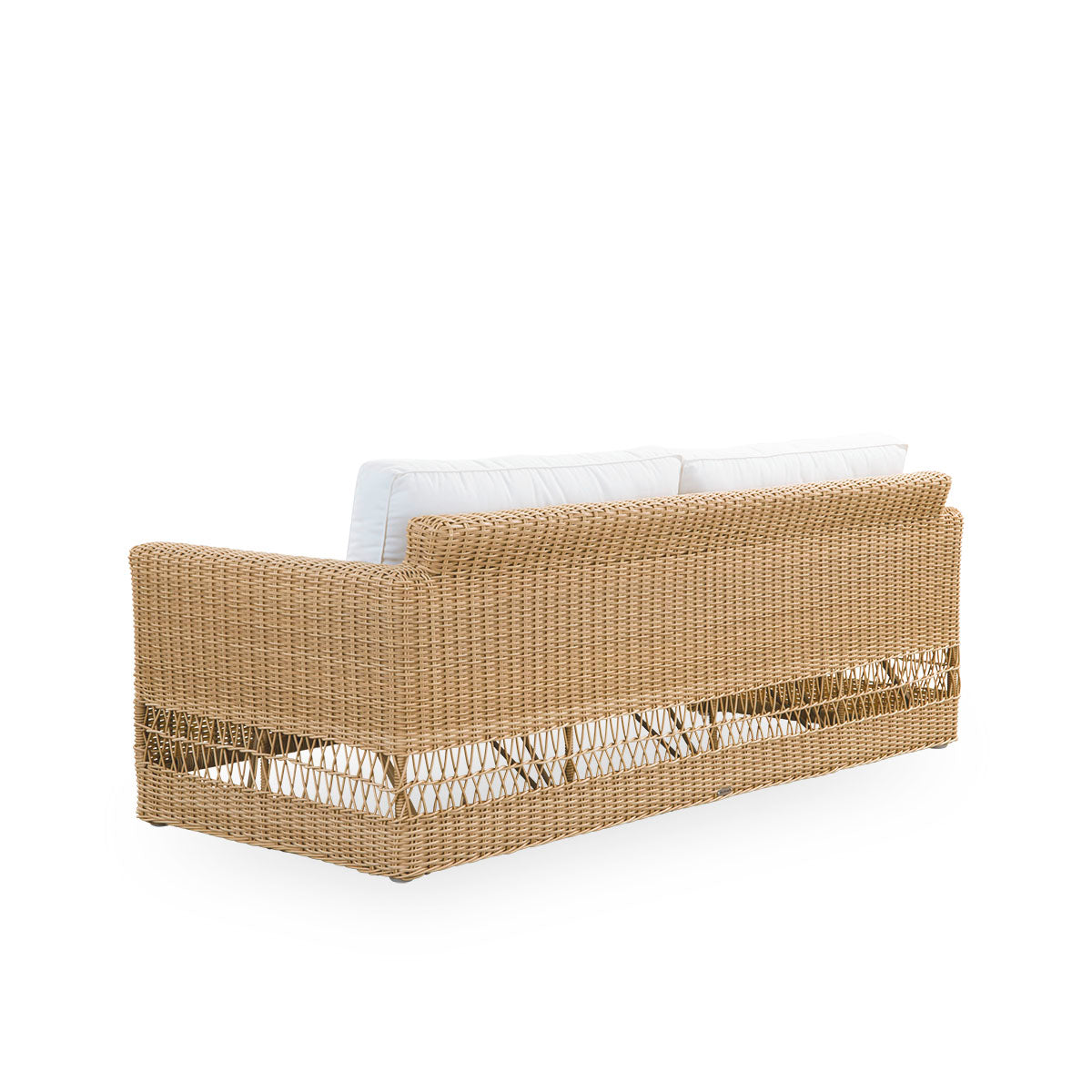 Bagfra vinkel af Carrie udendørssofa i farven natur. En firkantet og robust 3-personers sofa med aluminiumsramme, fuldt flettet med ArtFibre.