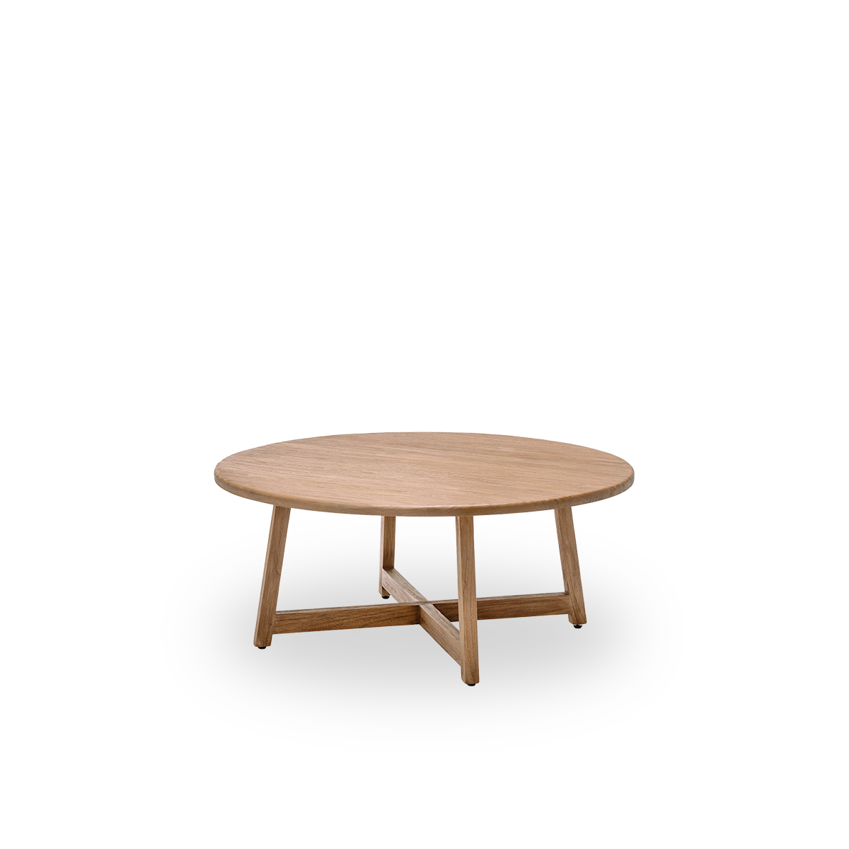 Sidevisning af Aksel sofabord, Ø120 cm, i teak med en naturlig, patineret overflade. Overfladebehandlet så træets naturlige åretegning træder frem, med et charmerende rustikt udtryk. Fremstillet i teak certificeret som Indonesian Legal Wood.
