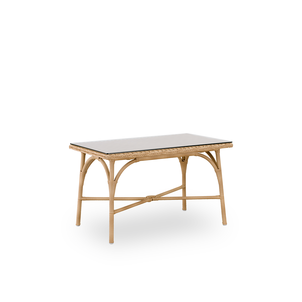 Side view af Victoria udendørs sofabord med glasbordplade, inspireret af britisk kolonistil. Aluminiumsramme fuldt flettet med ArtFibre i Natural farve. Størrelse 60x100 cm.