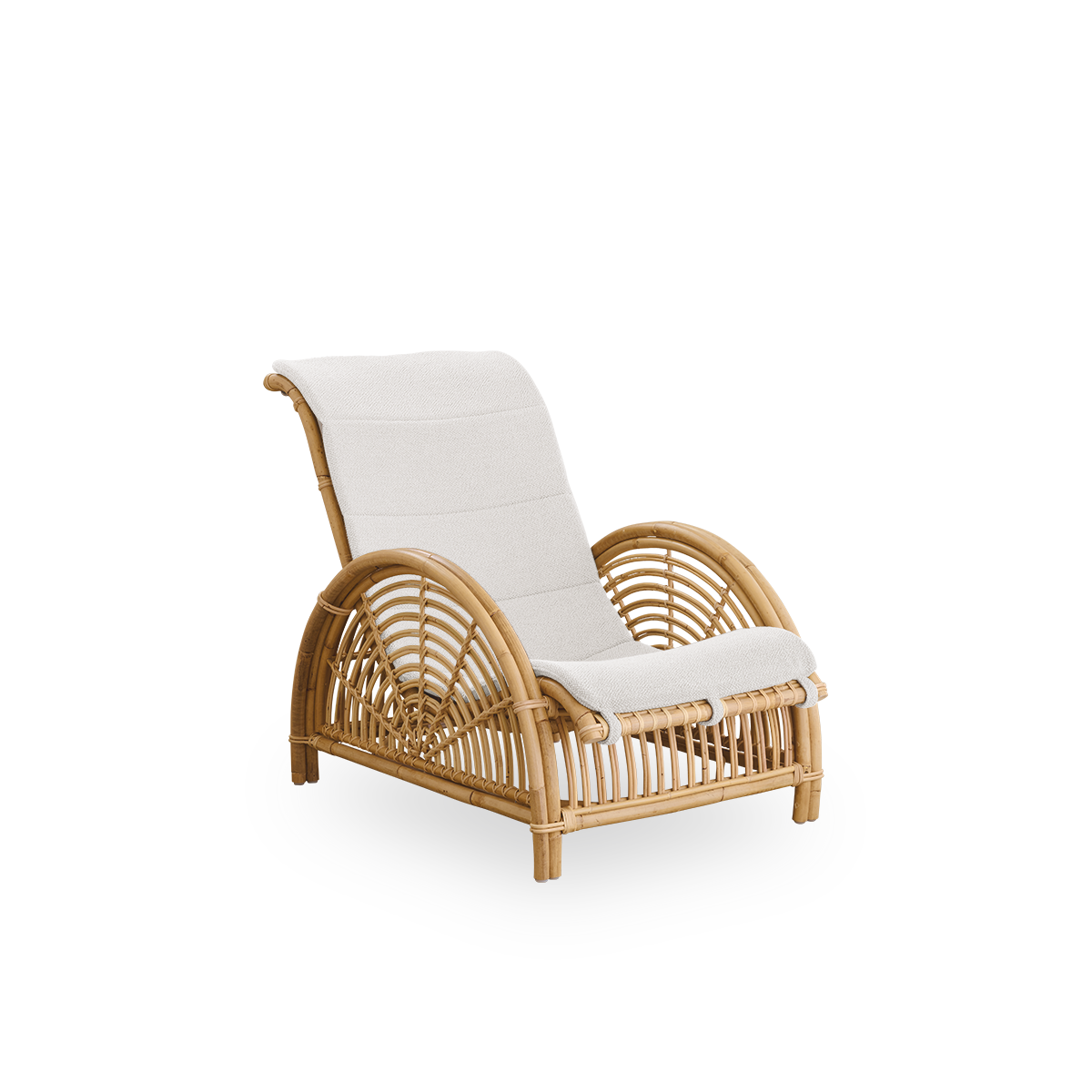 Side view af Paris loungestol, ikonisk design af Arne Jacobsen. Håndlavet i højkvalitets rattan.