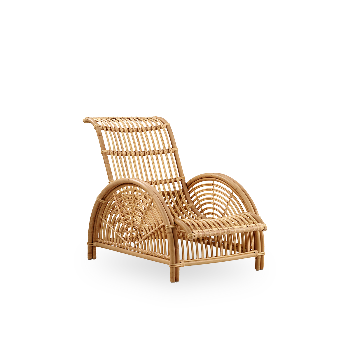 Side view af Paris loungestol, ikonisk design af Arne Jacobsen. Håndlavet i højkvalitets rattan.