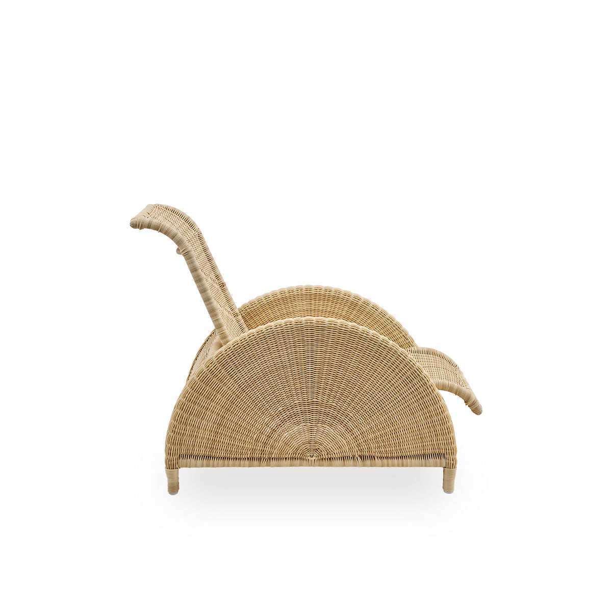 Ren sidevisning af Paris udendørs lounge chair, ikonisk design af Arne Jacobsen. Aluminiumsramme fuldt flettet med ArtFibre.