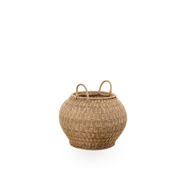Smilla udendørs kurv med håndtag i kastanjebrun farve, håndflettet af 70% genanvendt og 30% ny ArtFibre. Stor udendørs kurv, højde 57 cm.