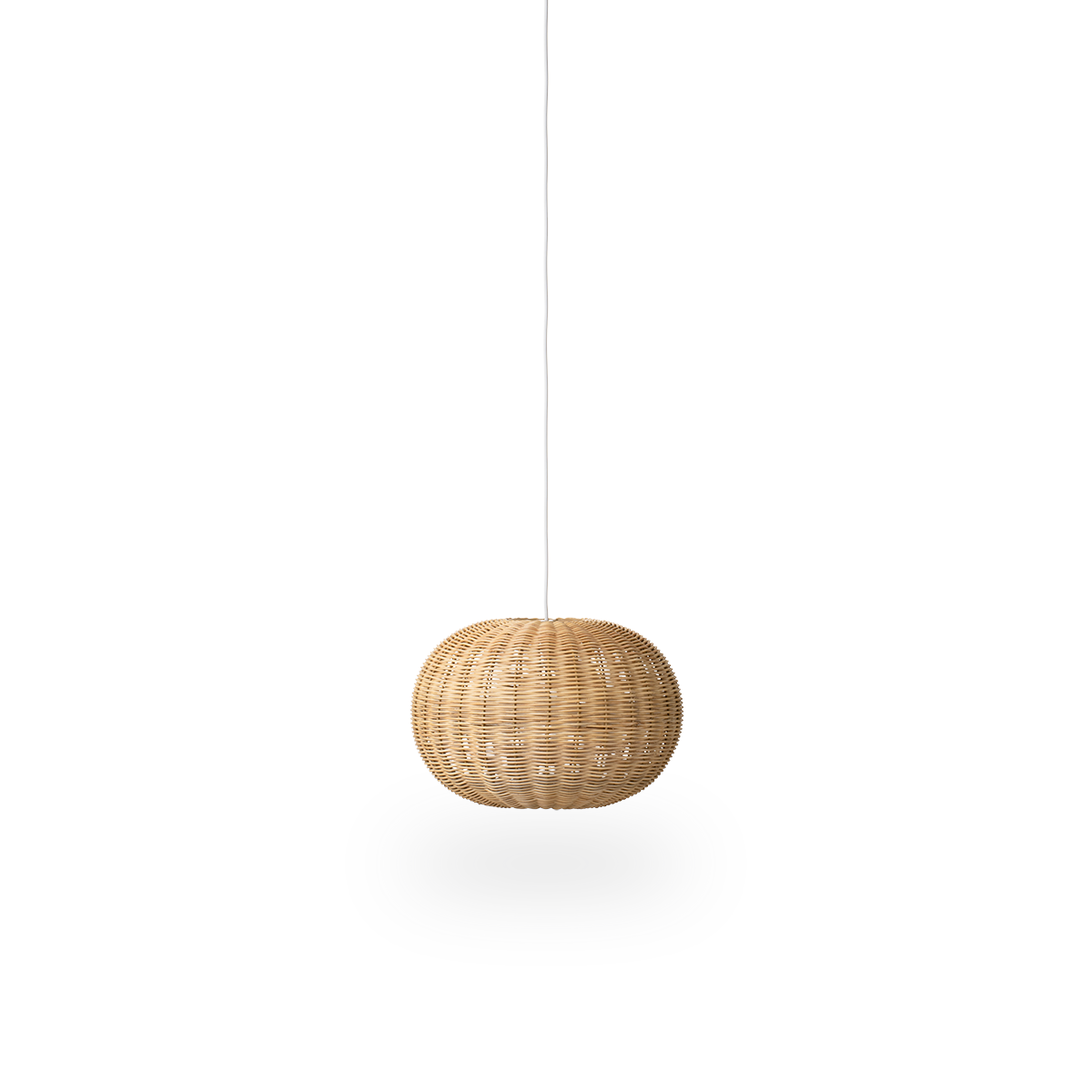 Tangelo rattan-lampeskærm designet af Darcy Clarke, størrelse Small, Ø37 cm. Håndlavet i rattan med indre stålramme, som giver god vægt og stabilitet.