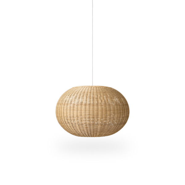 Tangelo rattan-lampeskærm designet af Darcy Clarke, størrelse Large, Ø62 cm. Håndlavet i rattan med indre stålramme, som giver god vægt og stabilitet.