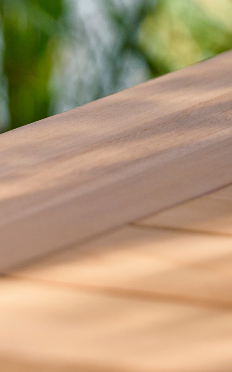 Dette er et nærbillede af Colonial Bord 300 i outdoor Teak.