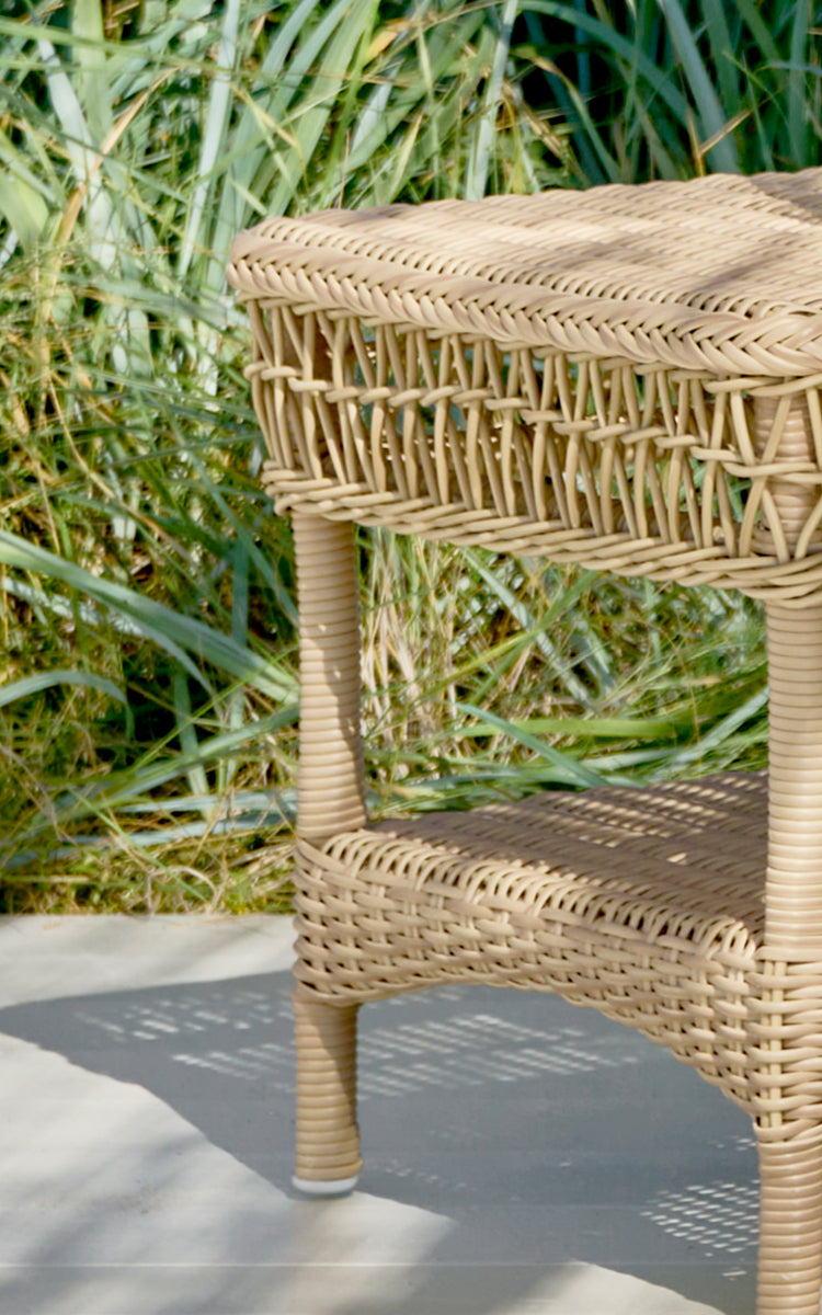 Dette er et nærbillede af Susy Sidebord i natural ArtFibre Aluminium.