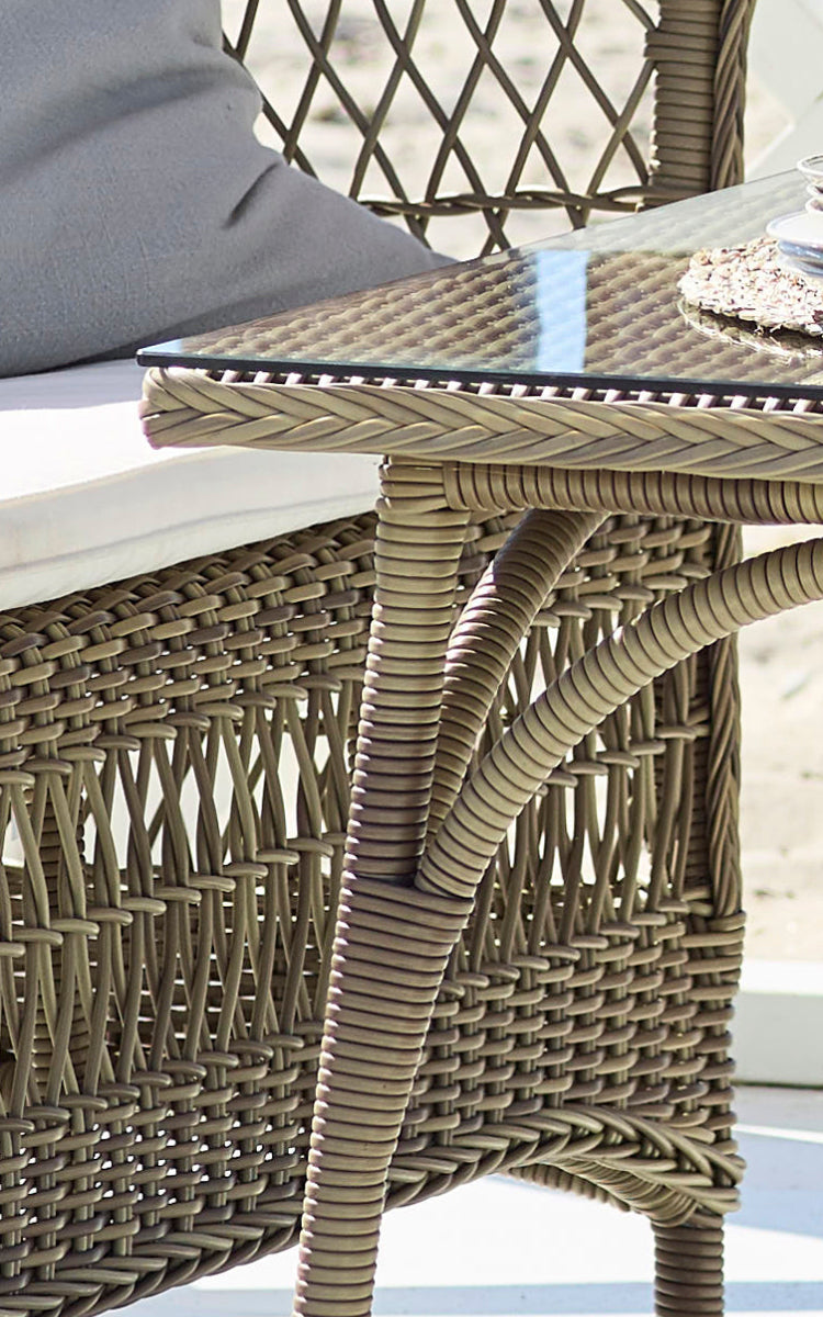 Dette er et nærbillede af Victoria Exterior Coffee Table 100x60 cm i antique grey artfibre aluminium.
