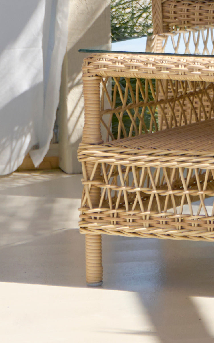 Dette er et nærbillede af Hazel Sofabord i natural ArtFibre Aluminium.