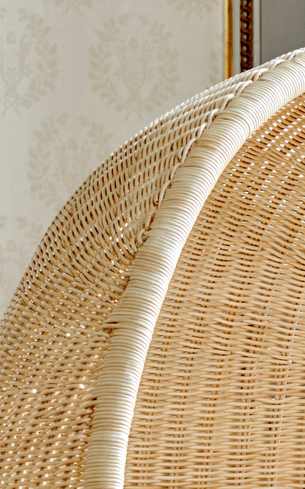 Dette er et nærbillede af Hanging Hængeæg-stol i natural core weave Rattan frame.