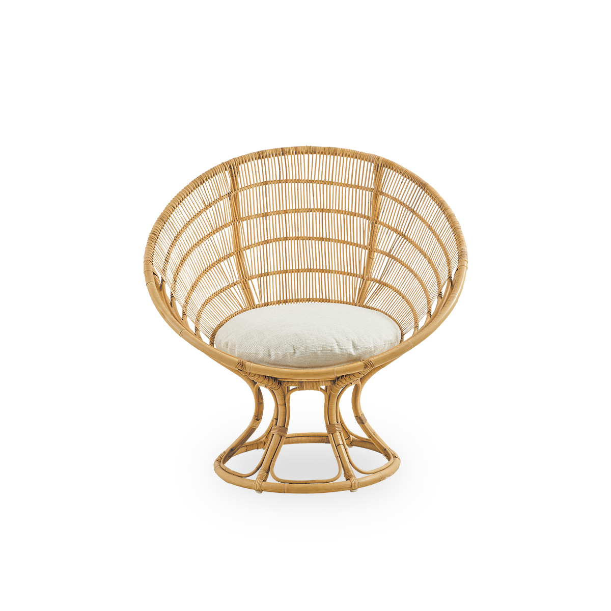 Ren front vinkel af Luna loungestol designet af Franco Albini & Franca Helg.
Rund loungestol med sædehynde, håndlavet af rattan i høj kvalitet.