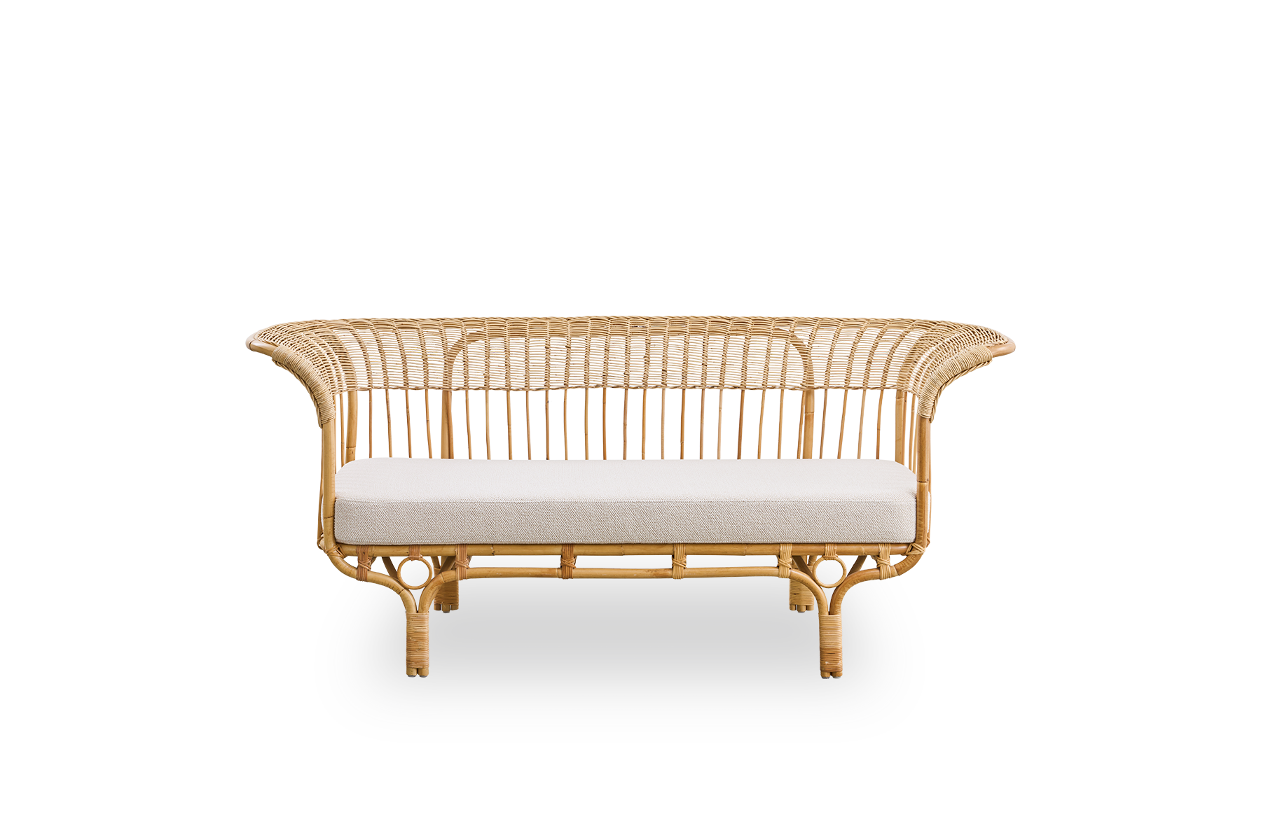 Ren front vinkel af Belladonna udendørs sofa i rattan-look, designet af Franco Albini og Franca Helg. Sofaen har et elegant udtryk med slanke ben og et majestætisk sæde med mange detaljerede ArtFibre-viklinger på en aluminiumsramme.