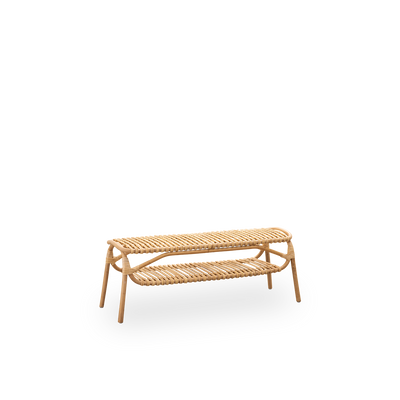 Side view af Machiya bænk designet af Jin Kuramoto, inspireret af traditionelle japanske Machiya byhuse. Håndlavet i højkvalitets indonesisk rattan. Længde 120 cm.