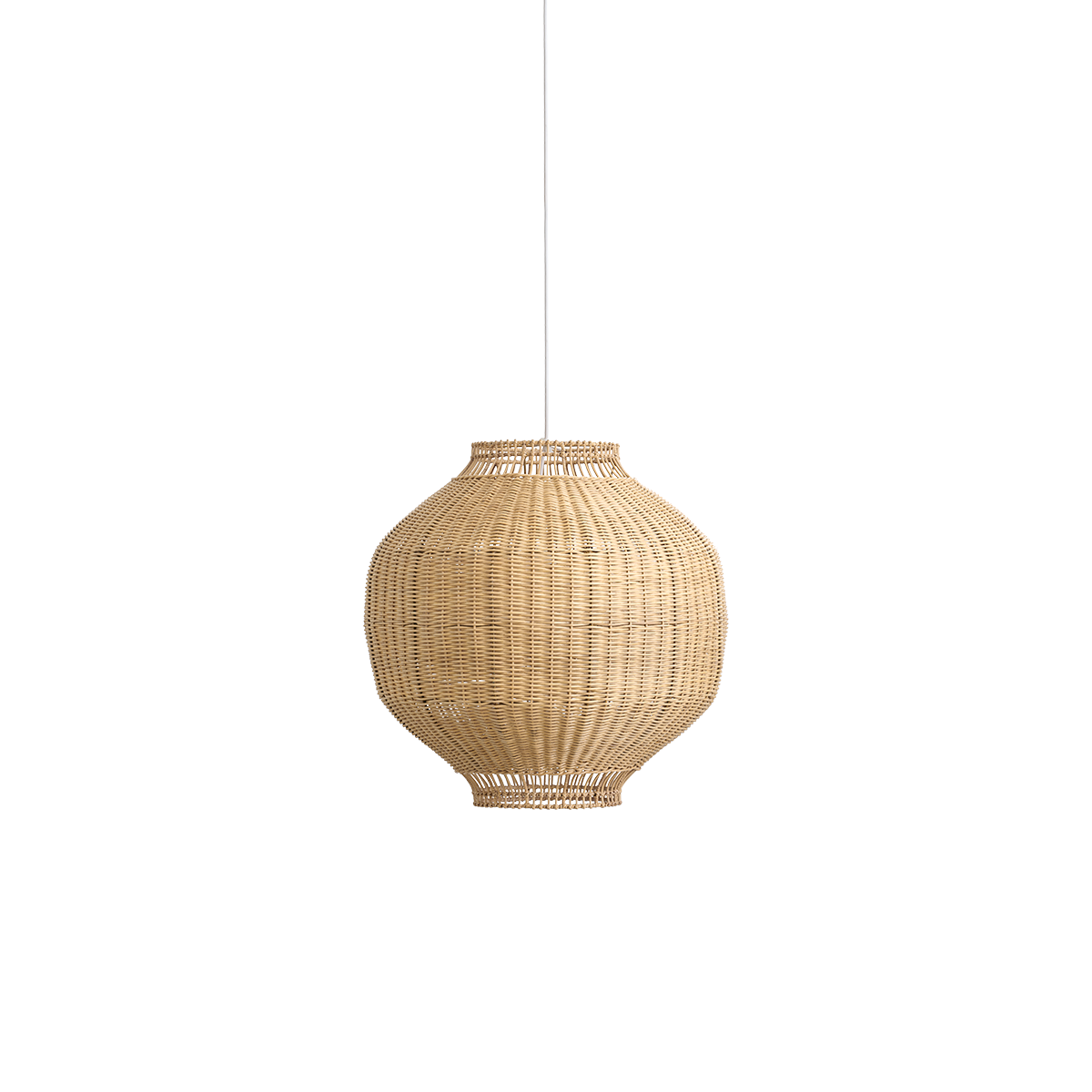 Tomori rattan-lampeskærm designet af Jin Kuramoto. Japan-inspireret lampeskærm håndlavet i rattan med indre stålramme, som giver god vægt og stabilitet.