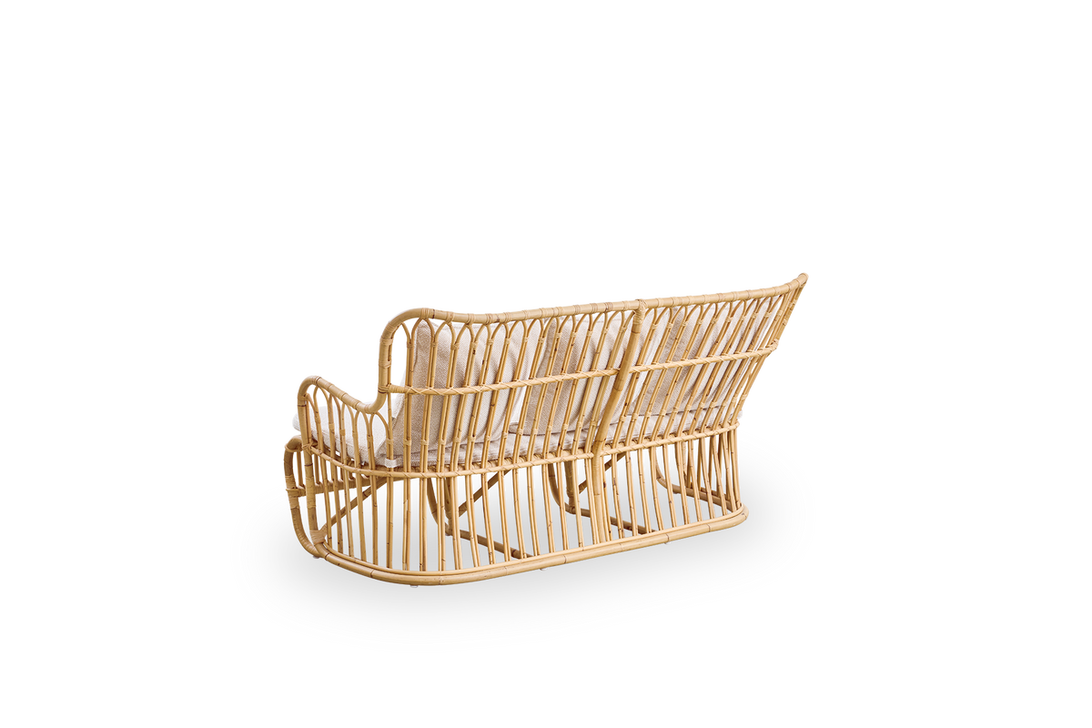 Simpel bagvinkel af Tulip fletsofa designet af Tove Kindt-Larsen med bløde, organiske linjer. Håndlavet i indonesisk rattan af høj kvalitet.