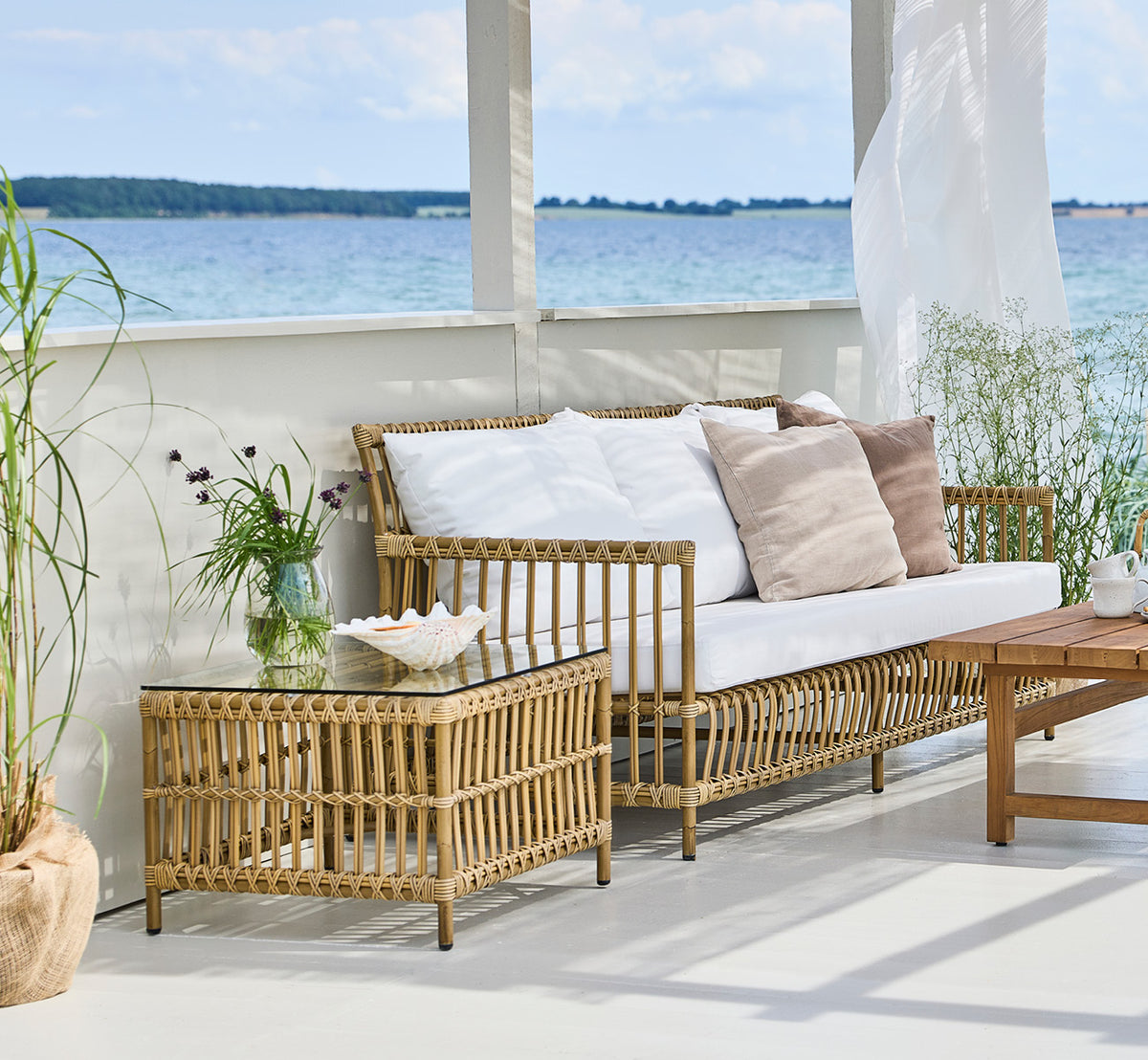 Caroline Exterior Sidebord