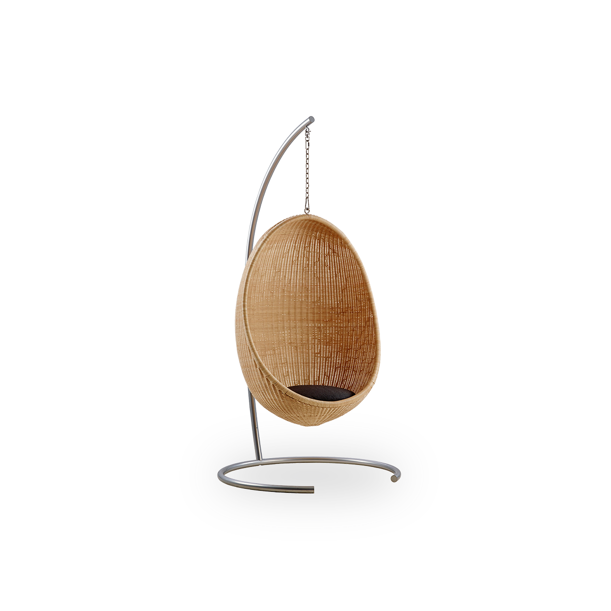 Dette er et nærbillede af Hanging Egg Chair i natural core weave Rattan frame.
