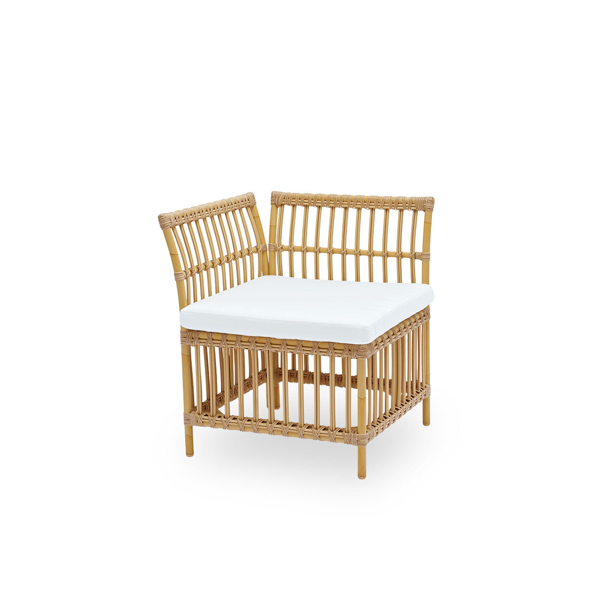 Side view af Meghan udendørs spisebænk hjørnemodul. Aluminiumsramme i rattan-look med ArtFibre-omviklinger. Sædehøjde 45 cm, passer til de fleste spiseborde og stole.