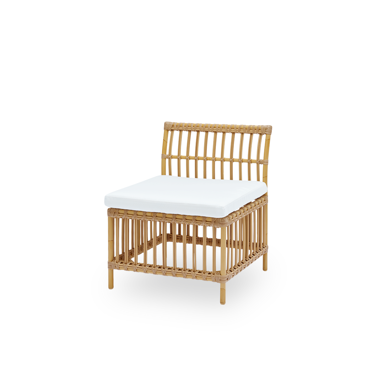 Side view af Meghan udendørs spisebænk midtermodul. Aluminiumsramme i rattan-look med ArtFibre-omviklinger. Sædehøjde 45 cm, passer til de fleste spiseborde og stole.