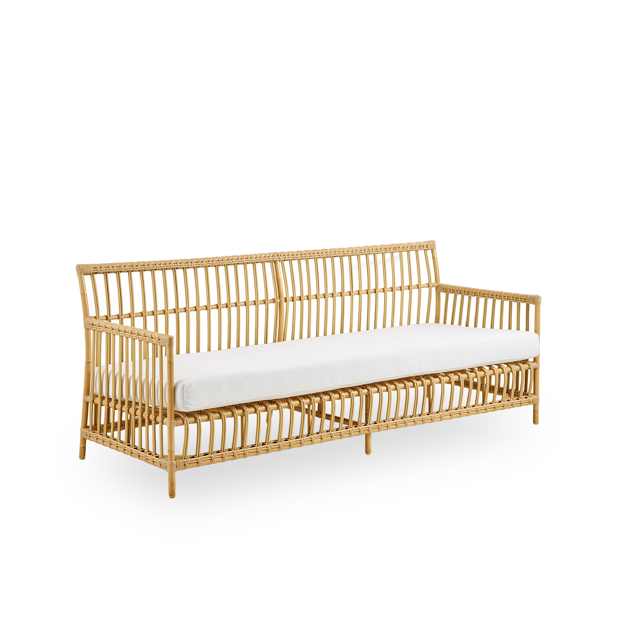 Side view af Caroline udendørs 3-personers sofa i farven Natural, med enkelt og elegant dansk design. Aluminiumsramme i rattan-look med ArtFibre-fletninger.