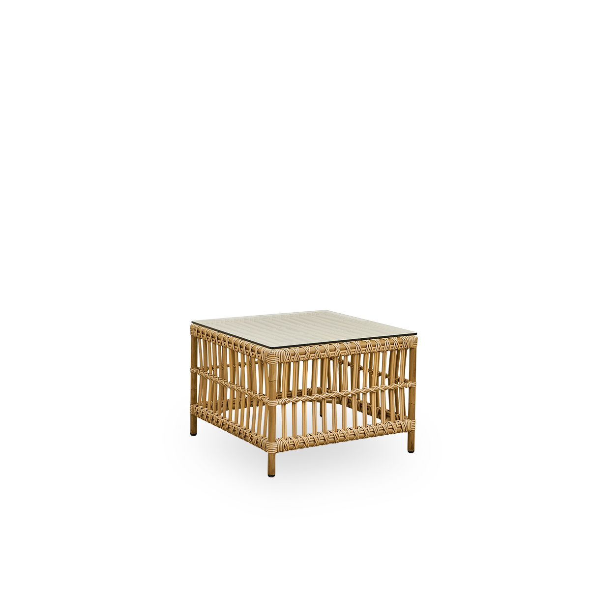 Side view af Caroline udendørs sidebord i farven Antique, med rattan-look i brunlig nuance. Et lille, firkantet udendørs sidebord med unik styrke og holdbarhed. Bordets ramme er lavet af aluminium med elegante ArtFibre-detaljer.