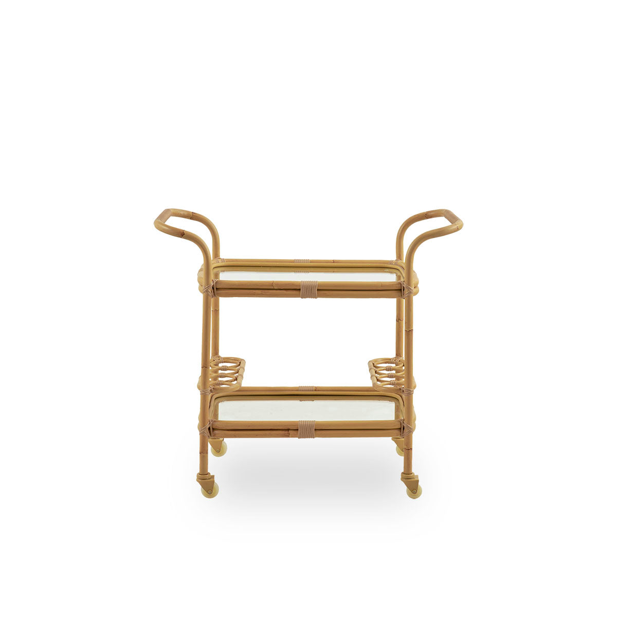 Simpel sidevisning af Carlo udendørs barvogn, en dekorativ og praktisk vogn til udendørs brug. Vognen har en aluminiumsramme i håndmalet rattan-look med håndlavede ArtFibre-detaljer, hvilket gør den til et hyggeligt element til udendørsområder.