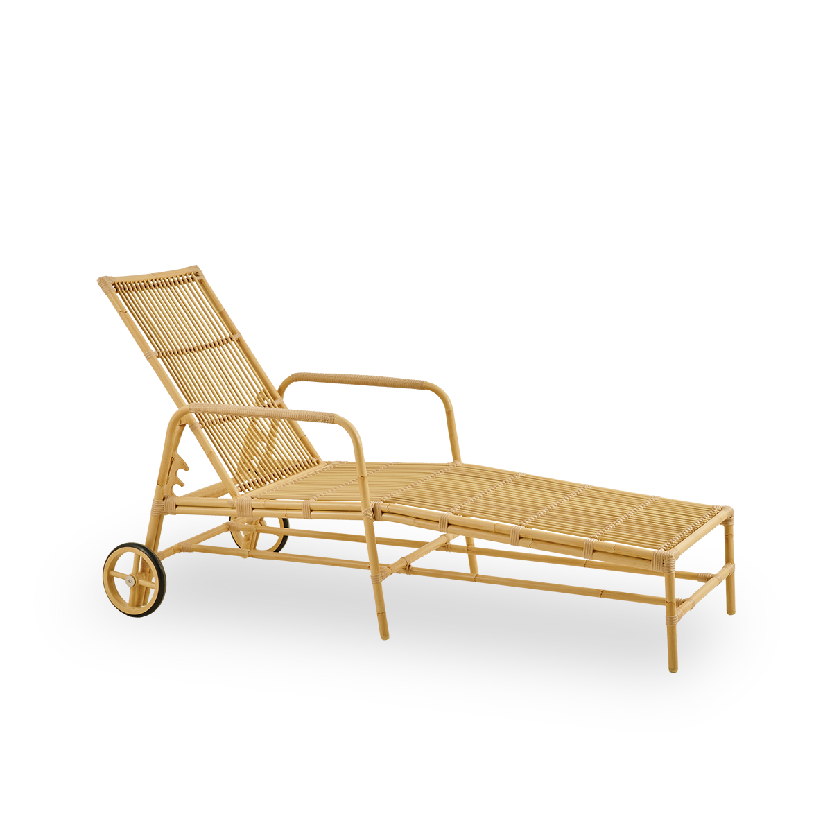 Side view af Josephine solseng med justerbar ryg og hjul for nem mobilitet. Aluminiumsramme i håndmalet rattan-look med ArtFibre-fletninger.