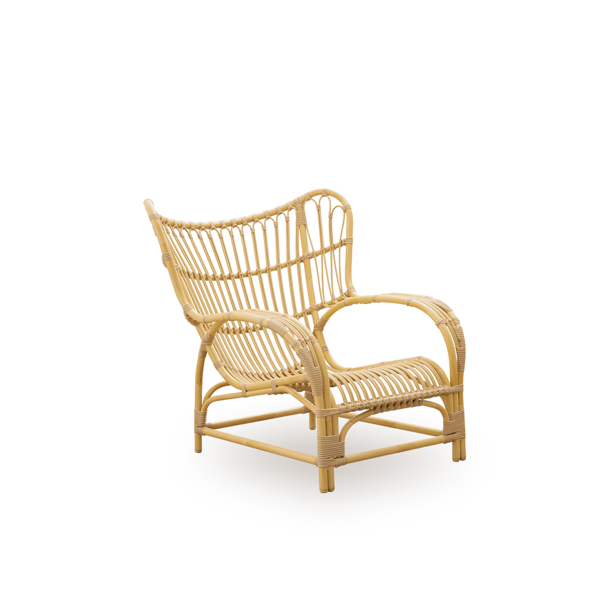 Side view af Teddy Exterior loungestol designet af Viggo Boesen. Stor, omsluttende loungestol lavet af aluminiumsramme i rattan-look med ArtFibre-omviklinger.