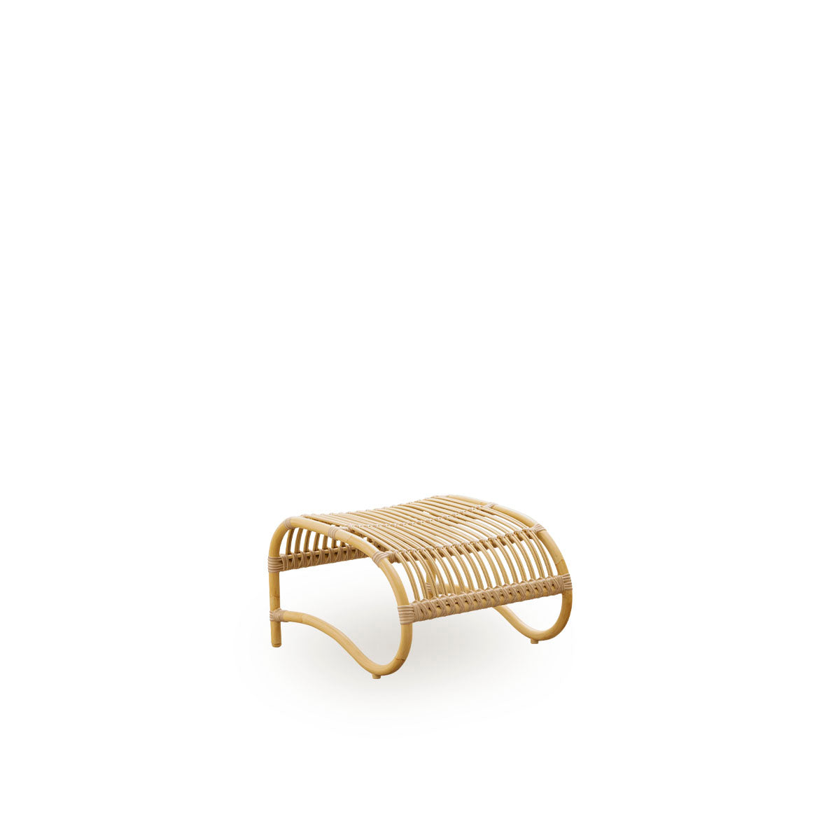 Side view af Teddy Exterior fodskammel designet af Viggo Boesen. Aluminiumsramme i rattan-look med ArtFibre-omviklinger.
