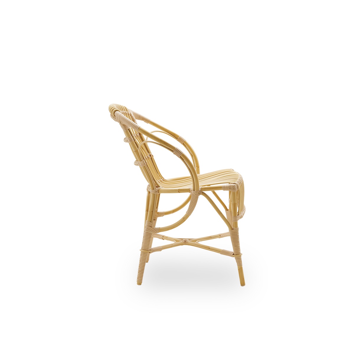 Ren sidevisning af Robert Exterior lounge chair designet af Robert W. Aluminiumsramme i rattan-look med ArtFibre-fletninger og detaljeret flettet sæde og ryg.